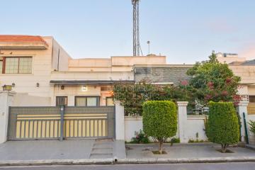 دار للبيع 250م في حي زانکو